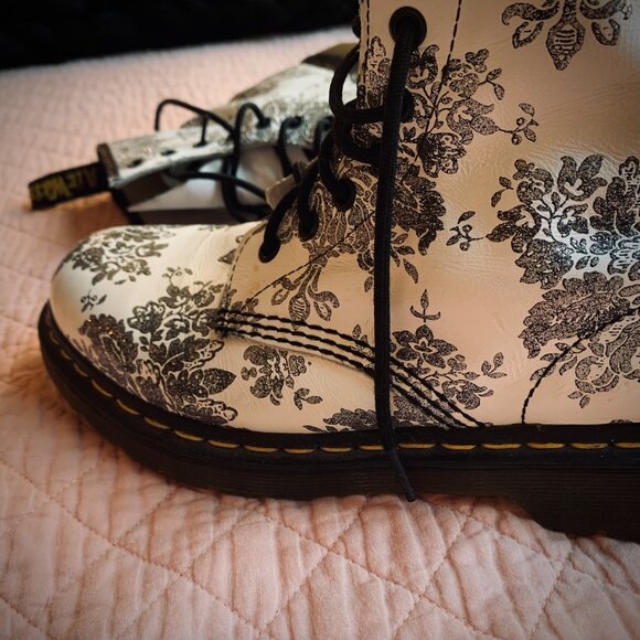 Vintage Dr Martens boots - Black White Floral - 9 US W - Picture 3 of 9
